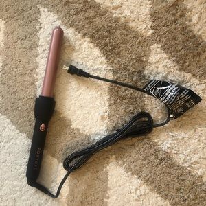 Brand New Unused Foxybae Curling Wand